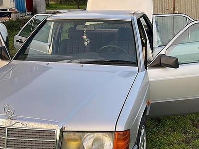 Usata Mercedes 190 122 CV (89 kW) 1992 Grigio Berlina