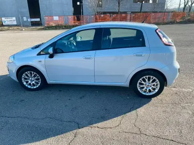 Usata Fiat Punto Evo 95 CV (69 kW) 2010 Bianco Utilitaria