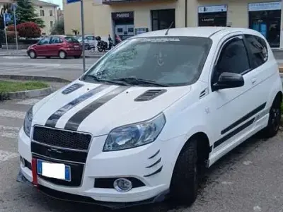 Usata Chevrolet Aveo 84 CV (61 kW) 2010 Bianco Berlina