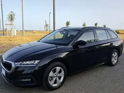 Usata Skoda Octavia Executive 150 CV (110 kW) 2020 Nero Station wagon