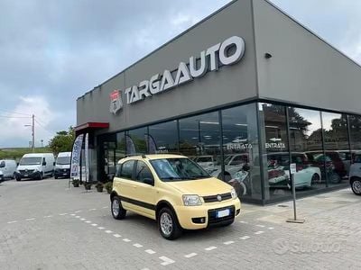 Usata Fiat Panda Climbing 60 CV (44 kW) 2008 Giallo Utilitaria