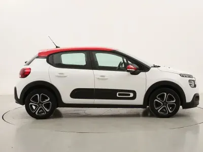 Używany Citroën C3 Shine 83 KM (61 kW) 2022 Hatchback