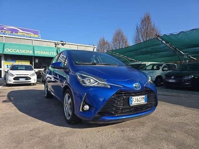 Usata Toyota Yaris Hybrid Business Edition 101 CV (74 kW) 2017 Blu/azzurro Berlina