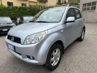 Usata Daihatsu Terios 105 CV (77 kW) 2006 Argento SUV