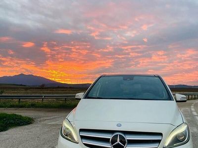 Usata Mercedes B200 Premium 156 CV (114 kW) 2013 Bianco Monovolume
