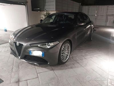 Usata Alfa Romeo Giulia Super 150 CV (110 kW) 2017 Grigio Berlina