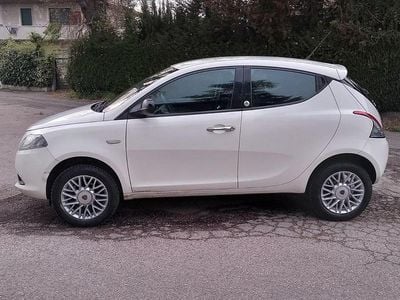 Usata Lancia Ypsilon 2013 Bianco Utilitaria