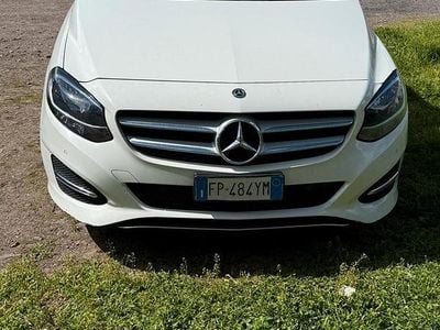 Usata Mercedes B180 16 CV (11 kW) 2018 Bianco Monovolume