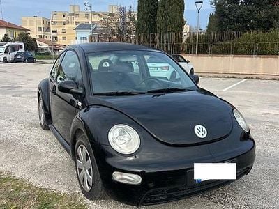 Usata VW New Beetle 101 CV (74 kW) 2000 Nero Utilitaria
