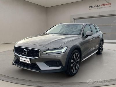 Usata Volvo V60 CC Business Edition 190 CV (139 kW) 2020 Giallo Station wagon