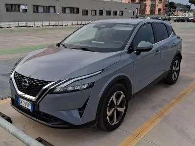 Usata Nissan Qashqai N-Connecta 140 CV (102 kW) 2022 Grigio SUV
