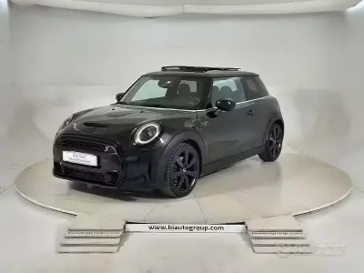 Begagnad Mini Cooper S 178 HK (130 kW) 2022 Svart Halvkombi