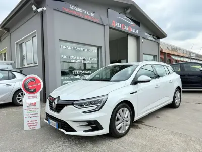 Usata Renault Mégane Business 116 CV (85 kW) 2022 Bianco nacrè qnc Furgone