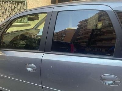 Grigio Usata 2009 Opel Meriva Cosmo Monovolume | 2500 € (Buon prezzo)