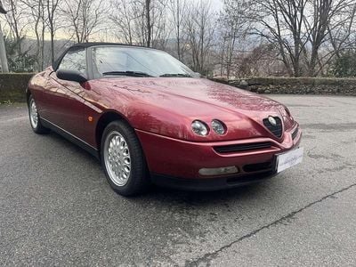 Usata Alfa Romeo Spider Lusso 150 CV (110 kW) 1995 Rosso Cabrio