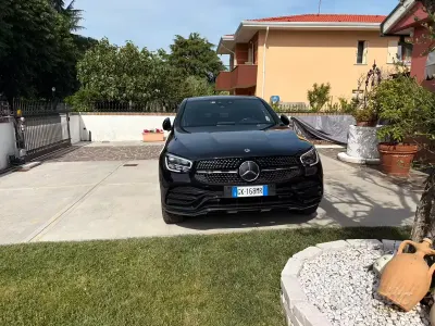 Usata Mercedes GLC300 245 CV (180 kW) 2021 Nero SUV