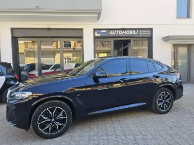 Usata BMW X4 M Sport 190 CV (139 kW) 2023 Blu/azzurro SUV