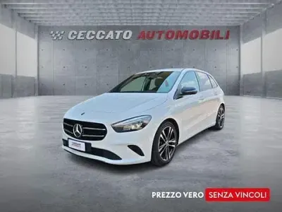 Usata Mercedes B180 136 CV (100 kW) 2020 Bianco Utilitaria