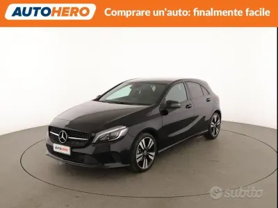 Usado Mercedes A180 110 CV (80 kW) 2018 Negro Berlina