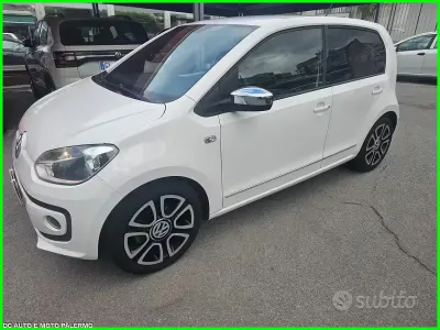 Begagnad VW up! 75 HK (55 kW) 2014 Vit Halvkombi