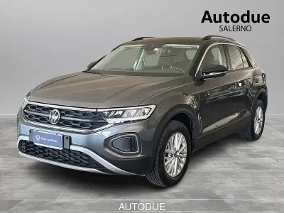 Usata VW T-Roc Life 116 CV (85 kW) 2025 Grigio SUV