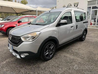 Usata Dacia Dokker Stepway 90 CV (66 kW) 2017 Grigio Monovolume