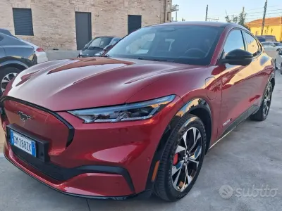 Usata Ford Mustang Mach-E Extended Range 124 kW (169 CV) 2023 Rosso SUV