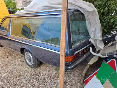 Usata Mercedes 300 72 CV (52 kW) 1981 Bluazzurro Station wagon