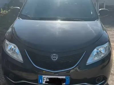 Usata Lancia Ypsilon 60 CV (44 kW) 2017 Utilitaria