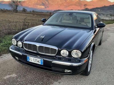 Nero Usata 2006 Jaguar XJ8 Berlina | 9500 €