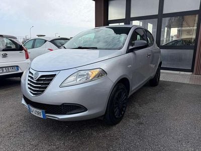 Usata Lancia Ypsilon Silver 86 CV (63 kW) 2014 Argento Utilitaria