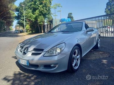 Usata Mercedes SLK200 163 CV (119 kW) 2006 Argento Cabrio