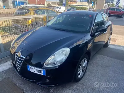 Usata Alfa Romeo Giulietta Distinctive 120 CV (88 kW) 2012 Nero Utilitaria