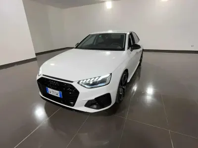 Käytetty Audi A4 S-Line 136 HP (100 kW) 2024 Valkoinen Sedan