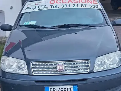 Usado Fiat Punto Active 60 CV (44 kW) 2010 Gris Utilitario