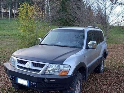Usata Mitsubishi Pajero Intense 160 CV (117 kW) 2005 Grigio SUV