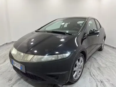 Usata Honda Civic Comfort 83 CV (61 kW) 2007 Nero Berlina