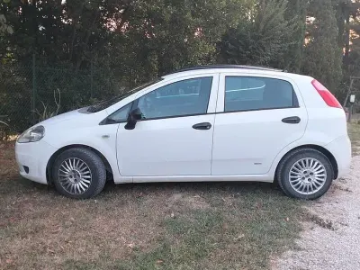 Usata Fiat Grande Punto 65 CV (47 kW) 2008 Bianco Utilitaria