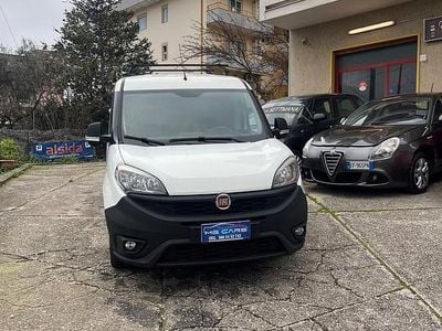 Usata Fiat Doblò Lounge 95 CV (69 kW) 2019 Bianco Monovolume
