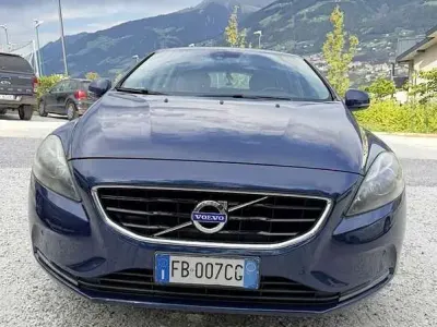 Usata Volvo V40 Ocean Race 120 CV (88 kW) 2015 Blu/azzurro Station wagon