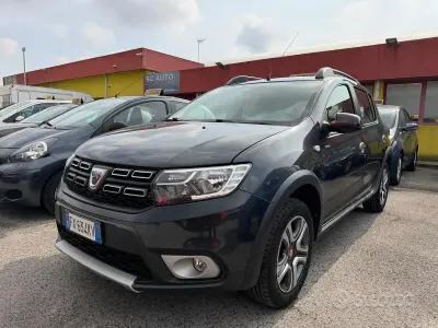 Usata Dacia Sandero Comfort 95 CV (69 kW) 2019 Grigio Berlina