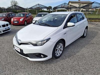 Gebraucht Toyota Auris Hybrid Lounge 99 PS (72 kW) 2019 Weiß Limousine