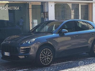 Porsche Macan S