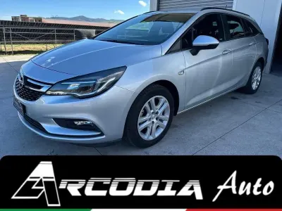Usata Opel Astra Business 110 CV (80 kW) 2017 Grigio Station wagon