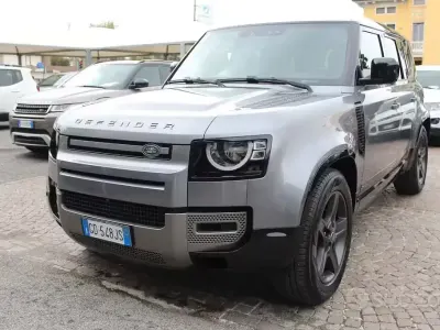 Usado Land Rover Defender Dynamic 250 CV (183 kW) 2021 Gris SUV