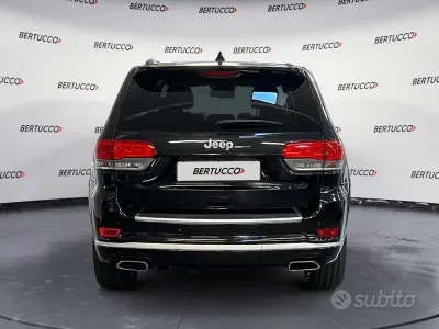 Używany Jeep Grand Cherokee Summit 250 KM (183 kW) 2016 Czarny SUV