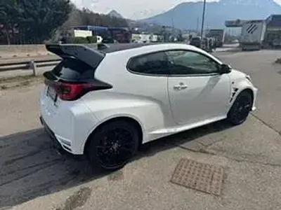 Nuova Toyota Yaris Aero 280 CV (205 kW) 2026 Bianco Utilitaria