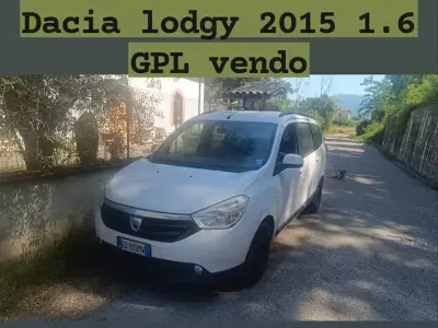 Usata Dacia Lodgy 82 CV (60 kW) 2015 Bianco Monovolume