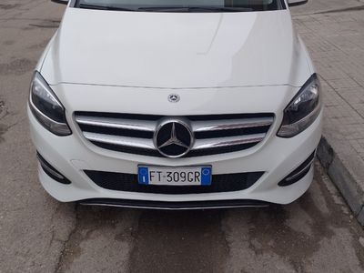 Usata Mercedes B200 136 CV (100 kW) 2019 Bianco Monovolume