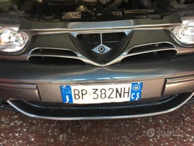 Usata Alfa Romeo 146 105 CV (77 kW) 2000 Grigio Utilitaria